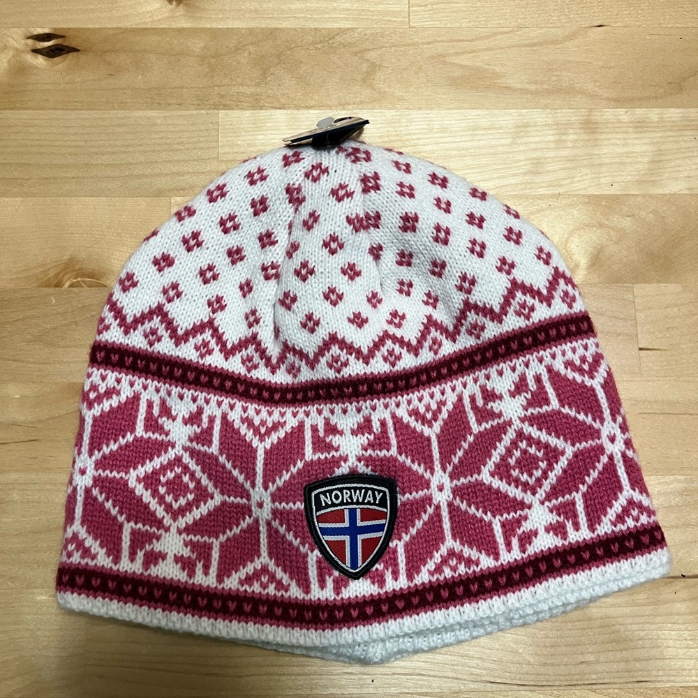 Norway beanie (NWT)